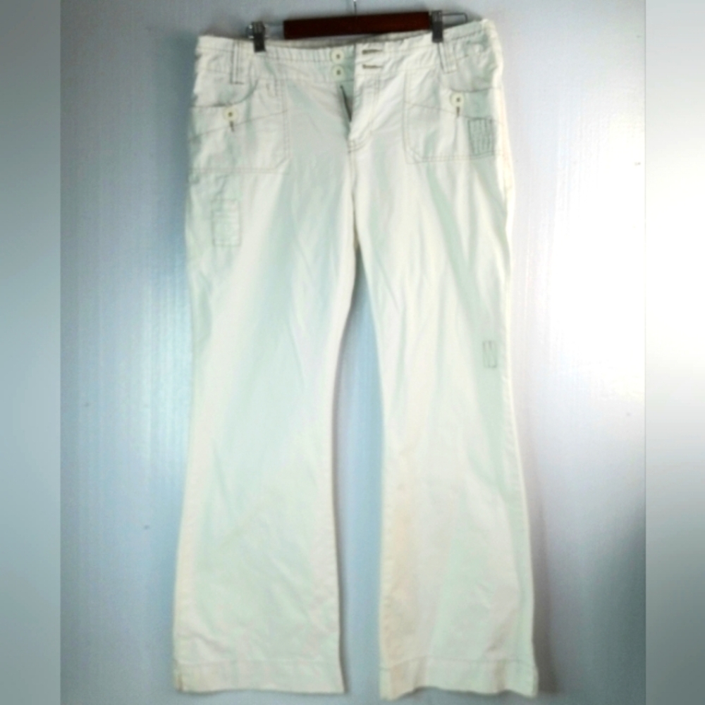 Maurices 13/14 35x31 High Rise Chino Accent Stitched Pants In White
